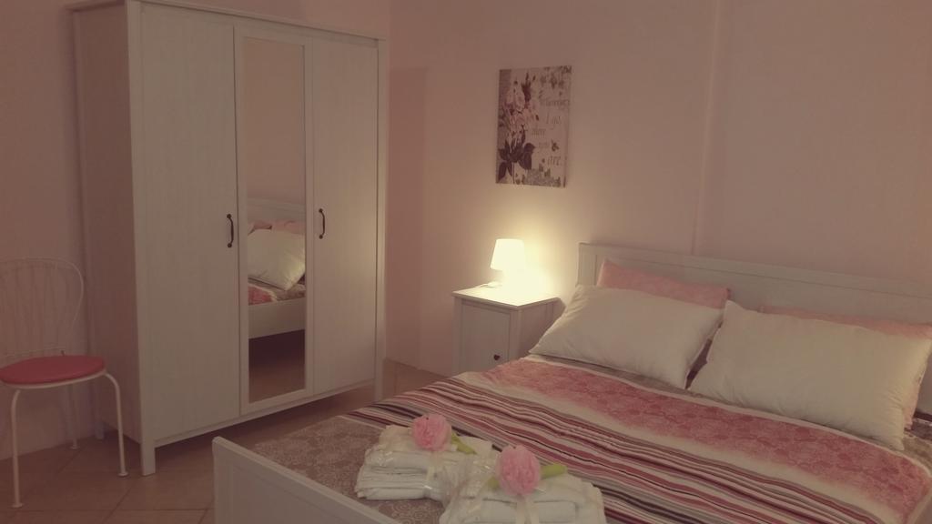 B&B La Rosa Taranto Exteriör bild